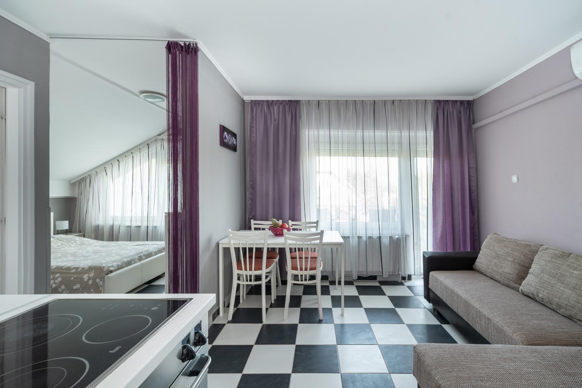 2-apartman-nappali-etkezo.jpg